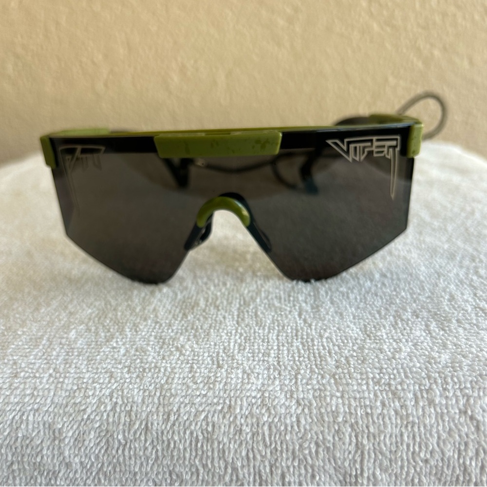 Sold out online PIT VIPER 2000 new smoke free home